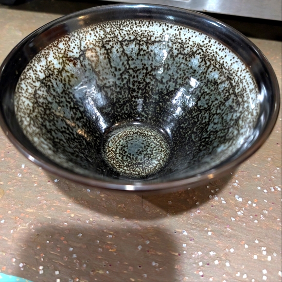 Gorgeous ceramic bowl - Picture 1 of 5